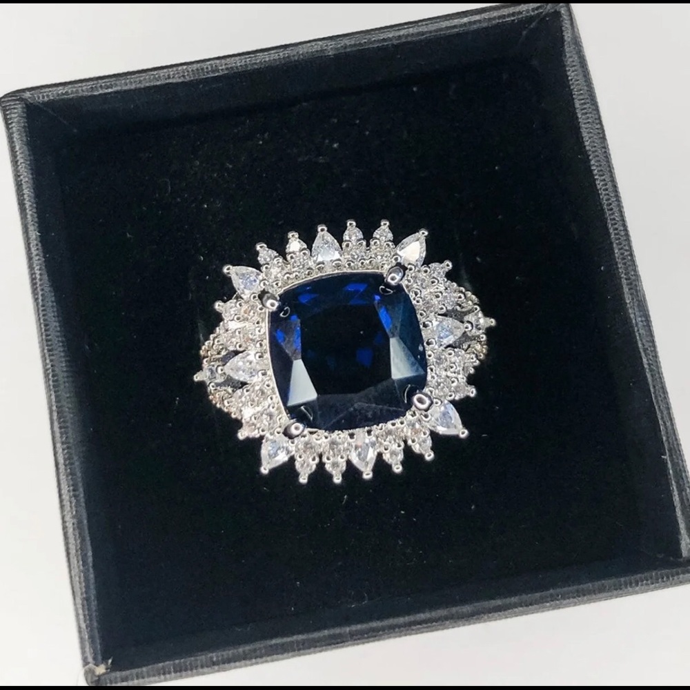 Cushion cut sapphire ring
